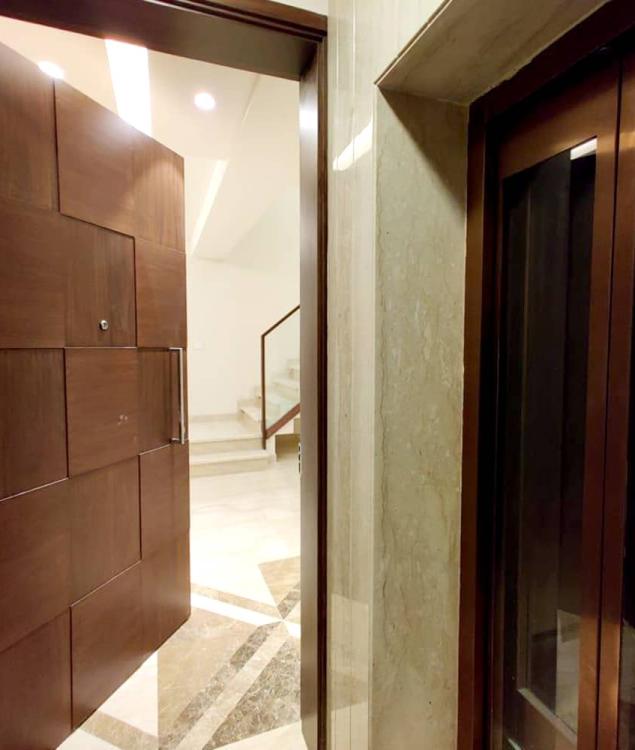 Bathroom 01